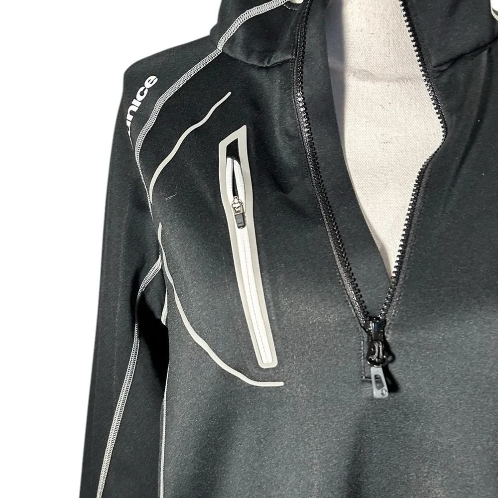 ❗️SOLD❗️Sunice Womans Sports Lightweight Quarterzip Pullover - Picture 4 of 12